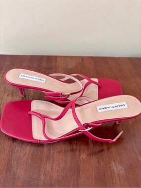 Saks Fifth Avenue|Strawberry Red Strappy Toe-Loop Kitten Heel Thong Sandals Sz 8